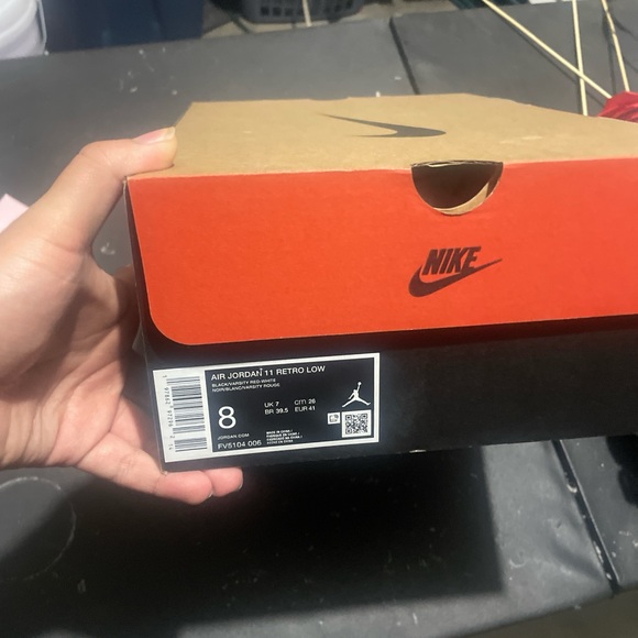 Jordan 11 - Picture 3 of 3